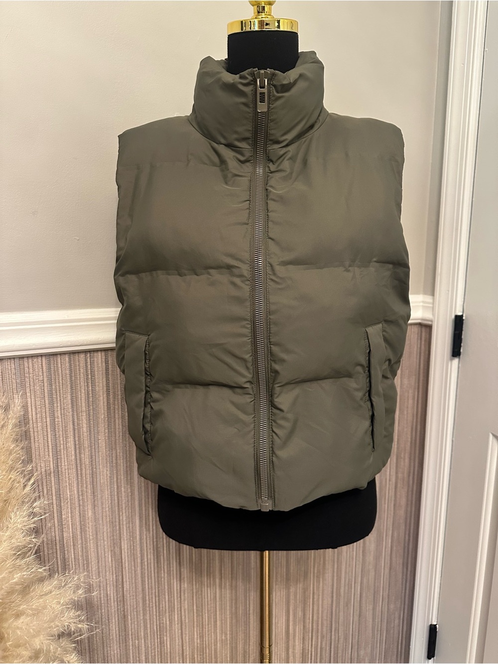 Zara Women’s Medium Olive Green Puffer Vest High Collar Zip Up Fall